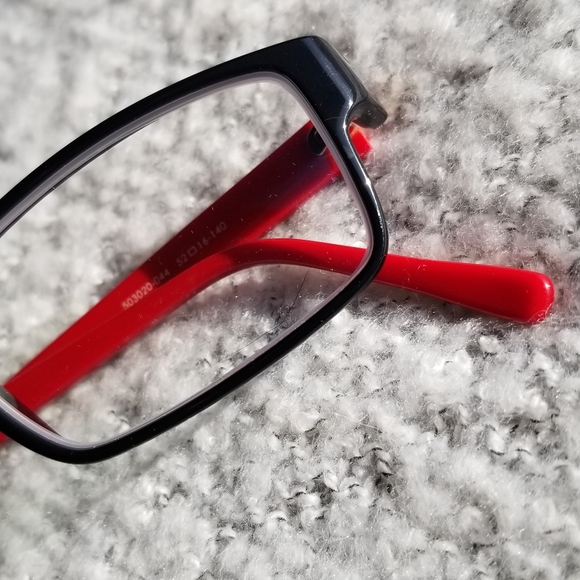 Glasses - Picture 3 of 8